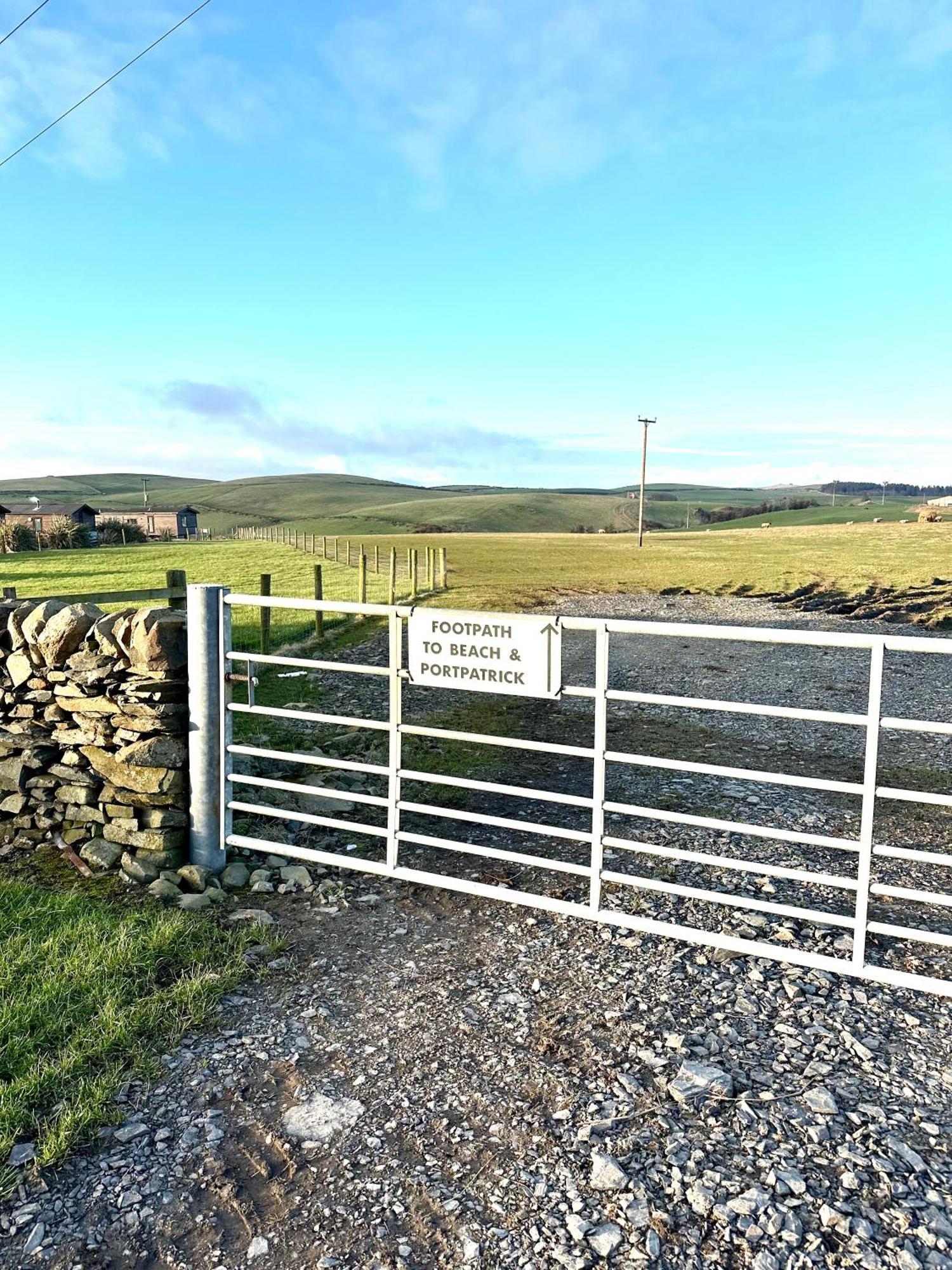 Lodge Cabin With Fabulous Views - Farm Holiday Stranraer Exterior photo